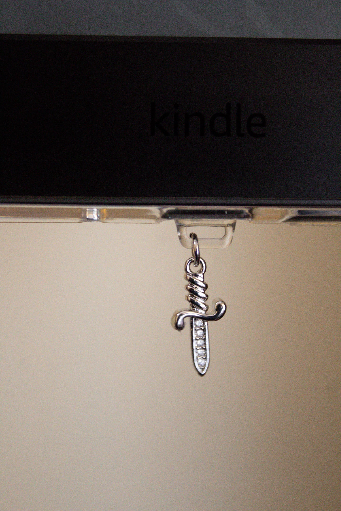 Silver Dagger Dust Plug