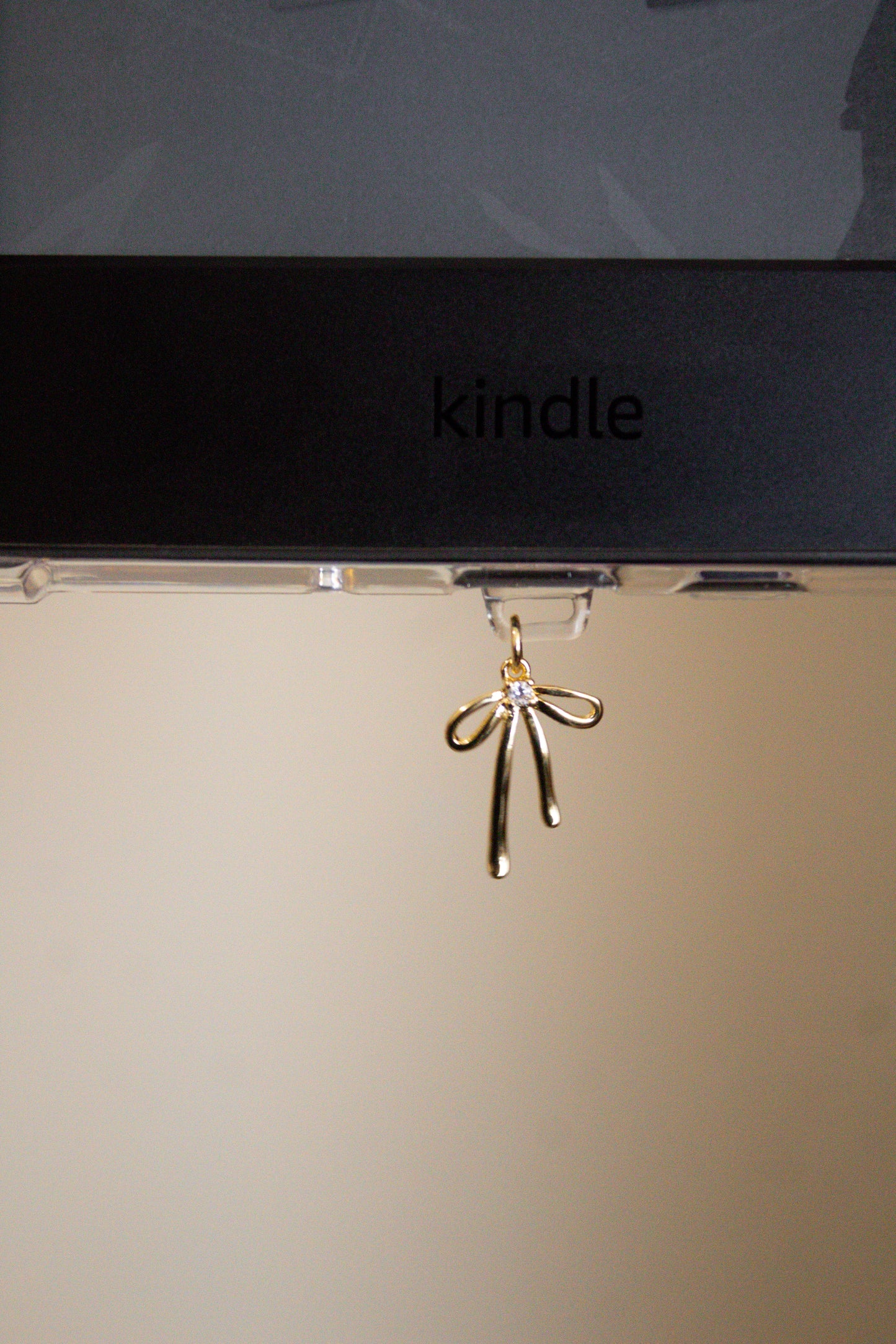 Gold Bow Dust Plug
